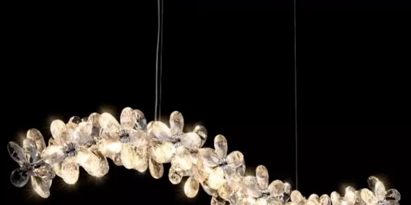 Flowing overall geometry of a custom glass chandelier Flowing overall geometry of a custom glass chandelier