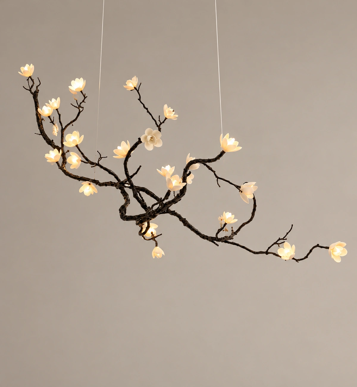 1792032298333822.webp Warm lighting effect of ceramic flower chandelier.webp